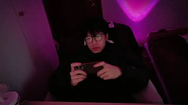 Snapshot of hangzi-0011 chatting on 01-18-26, 09:56 hangzi-0011 online show from 01-18-26, 09:56