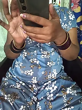 Snapshot of Tamilselviroja- chatting on 06-24-26, 03:10 Tamilselviroja- online show from 06-24-26, 03:10