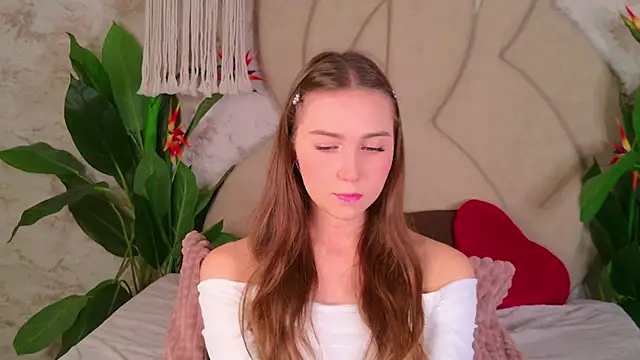 OliviaLay online show from 11-13-25, 11:47