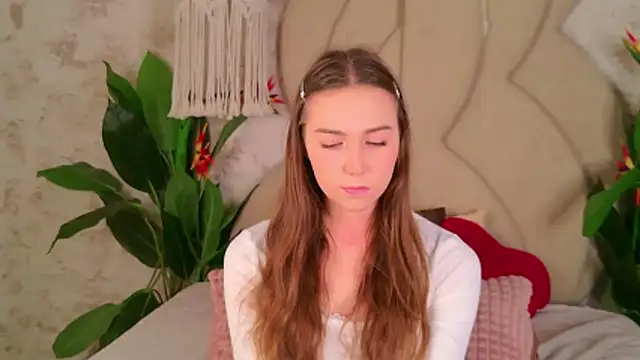 OliviaLay online show from 11-14-25, 11:14