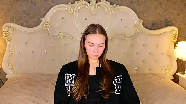 OliviaLay online show from 01-12-26, 12:23