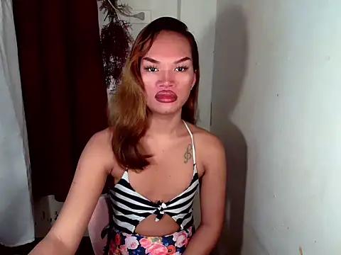 amandareddragon online show from 10-29-25, 05:17