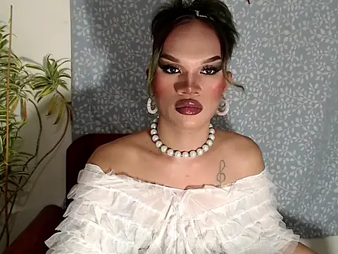 amandareddragon online show from 12-20-25, 10:56