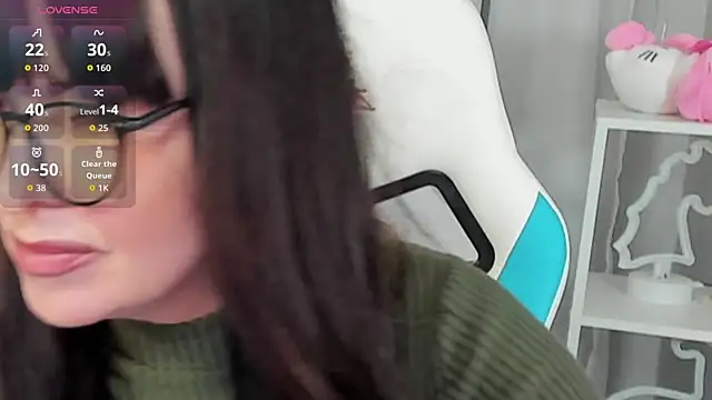 LindaRomero online show from 10-04-25, 09:11