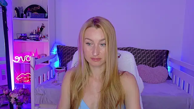 MysticRoxanne online show from 12-23-25, 06:56