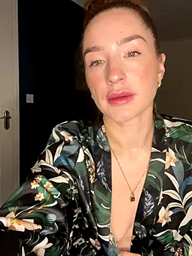 Cherry-L-28 online show from 11-28-25, 06:24