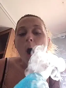 Queen2454 online show from 04-01-26, 05:10