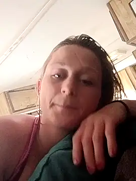 Snapshot of Queen2454 chatting on 05-04-26, 08:44 Queen2454 online show from 05-04-26, 08:44