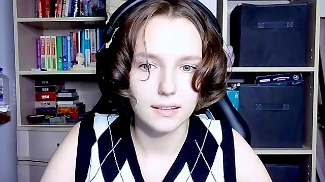 Snapshot of Diana-back chatting on 10-03-25, 04:30 Diana-back online show from 10-03-25, 04:30