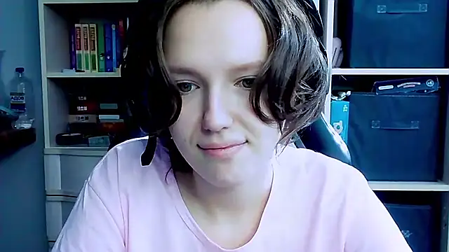 Snapshot of Diana-back chatting on 10-04-25, 06:59 Diana-back online show from 10-04-25, 06:59