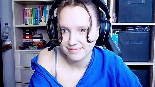 Snapshot of Diana-back chatting on 10-06-25, 06:36 Diana-back online show from 10-06-25, 06:36