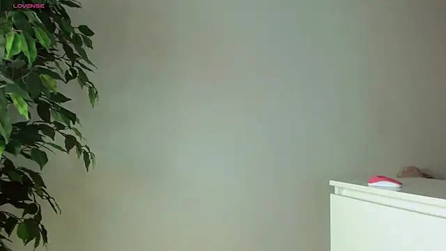 Snapshot of trixietaylor chatting on 10-05-25, 06:09 trixietaylor online show from 10-05-25, 06:09