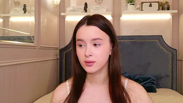 Snapshot of EvaSwen chatting on 06-22-26, 10:56 EvaSwen online show from 06-22-26, 10:56