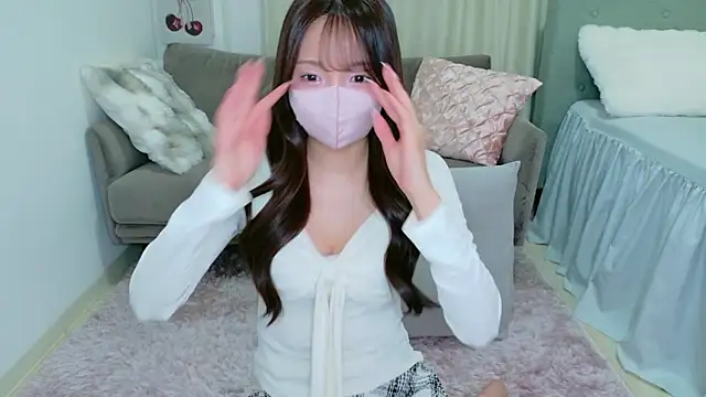 Snapshot of Seira__nn chatting on 11-23-25, 04:11 Seira nn online show from 11-23-25, 04:11