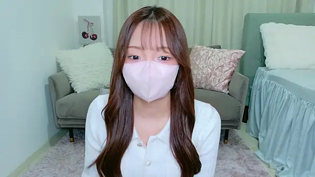 Snapshot of Seira__nn chatting on 11-15-25, 01:15 Seira nn online show from 11-15-25, 01:15