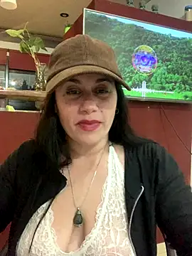 Amarteverdaderamente online show from 10-12-25, 02:57