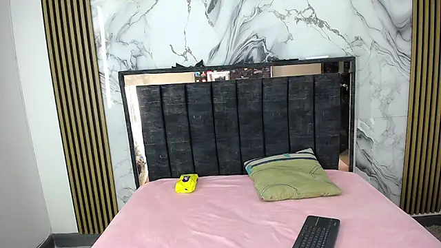 Snapshot of genesis_and_alex chatting on 02-24-26, 01:12 genesis and alex online show from 02-24-26, 01:12