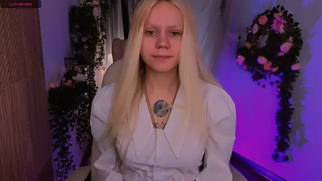 kitten murray  online show from 11-26-25, 05:40