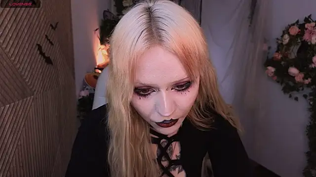 kitten murray  online show from 10-31-25, 06:43