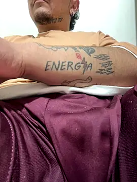 Snapshot of marleboy2805 chatting on 12-19-25, 07:16 marleboy2805 online show from 12-19-25, 07:16