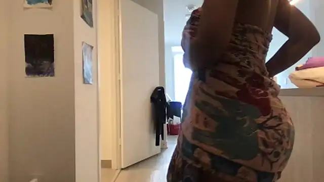 tia   fox online show from 02-19-26, 06:49