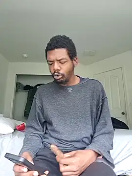 Snapshot of MrBigDickShow chatting on 10-31-25, 04:14 MrBigDickShow online show from 10-31-25, 04:14