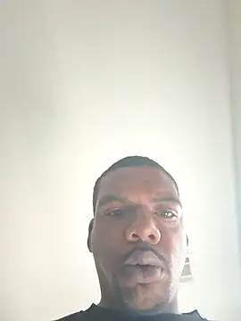 Snapshot of MrBigDickShow chatting on 11-17-25, 03:49 MrBigDickShow online show from 11-17-25, 03:49