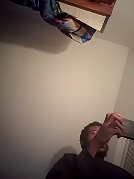 Snapshot of MrBigDickShow chatting on 11-03-25, 03:34 MrBigDickShow online show from 11-03-25, 03:34