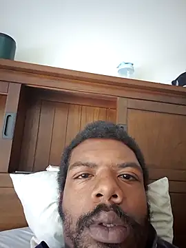 Snapshot of MrBigDickShow chatting on 10-24-25, 03:00 MrBigDickShow online show from 10-24-25, 03:00