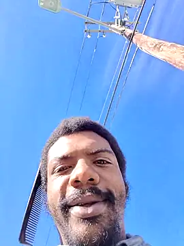 Snapshot of MrBigDickShow chatting on 10-18-25, 07:27 MrBigDickShow online show from 10-18-25, 07:27