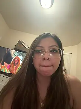 bunnygorl12 online show from 05-13-26, 05:58