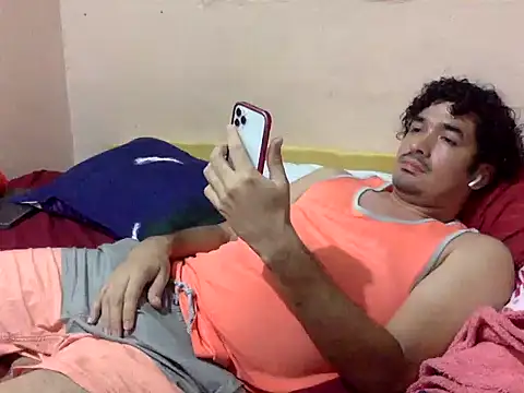 Snapshot of ThiagoDeseo chatting on 09-30-25, 12:05 ThiagoDeseo online show from 09-30-25, 12:05