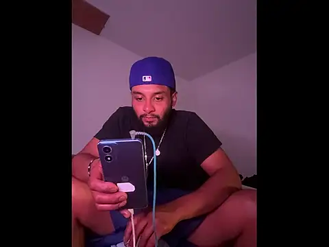 Snapshot of UrfavDilf69 chatting on 11-12-25, 06:28 UrfavDilf69 online show from 11-12-25, 06:28