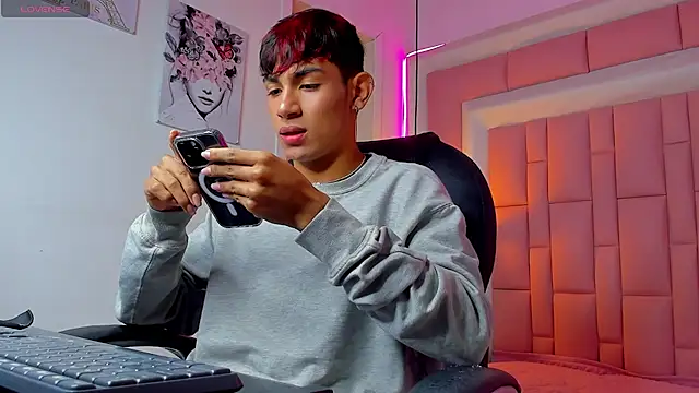 cherub  online show from 12-23-25, 04:23