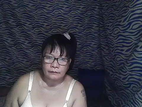 Snapshot of joy_cute chatting on 12-18-25, 11:52 joy cute online show from 12-18-25, 11:52