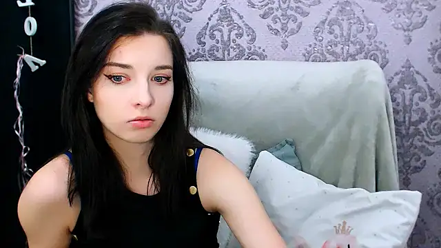 DominantLuna online show from 11-13-25, 08:35