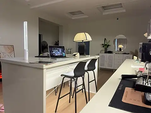 xiaowan x online show from 10-30-25, 08:45