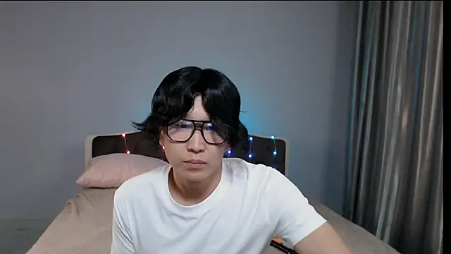 KaiChicken online show from 10-12-25, 02:24