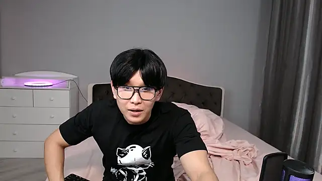 KaiChicken online show from 11-20-25, 10:20