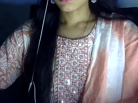 Snapshot of Shazi_1 chatting on 06-17-26, 02:38 Shazi 1 online show from 06-17-26, 02:38