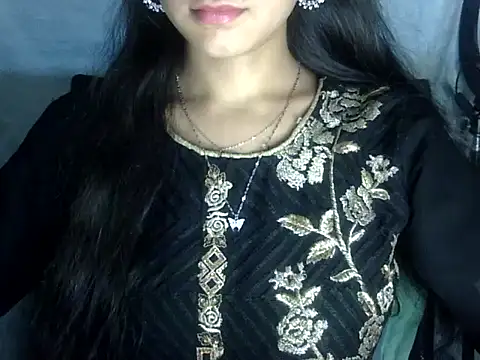 Snapshot of Shazi_1 chatting on 06-12-26, 03:32 Shazi 1 online show from 06-12-26, 03:32
