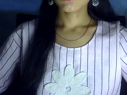 Snapshot of Shazi_1 chatting on 06-20-26, 02:44 Shazi 1 online show from 06-20-26, 02:44