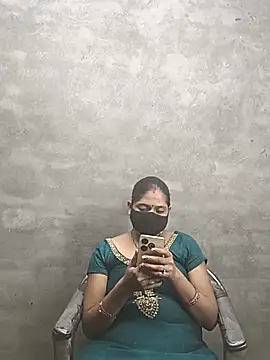 Snapshot of Rasili_bhabhi10 chatting on 10-08-25, 04:51 Rasili bhabhi10 online show from 10-08-25, 04:51
