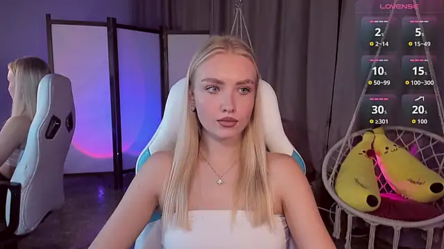 TessaGrays online show from 10-21-25, 01:32