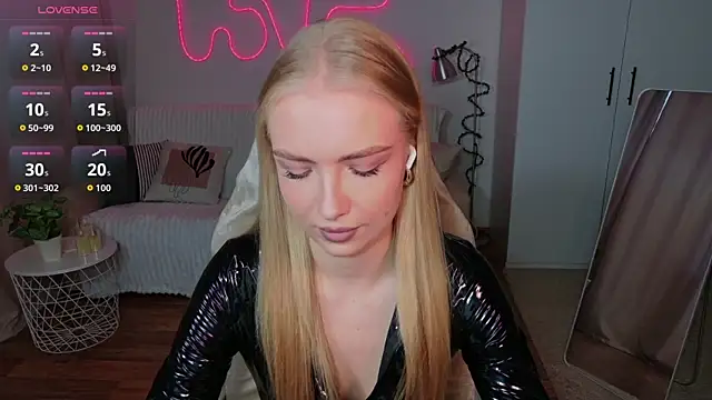 TessaGrays online show from 04-27-26, 12:03