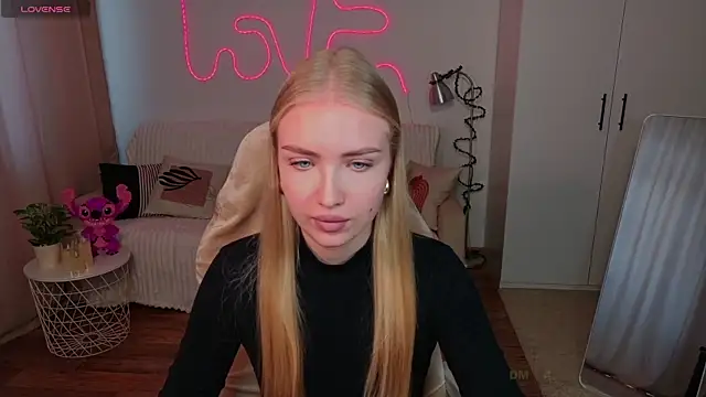 TessaGrays online show from 05-12-26, 12:33