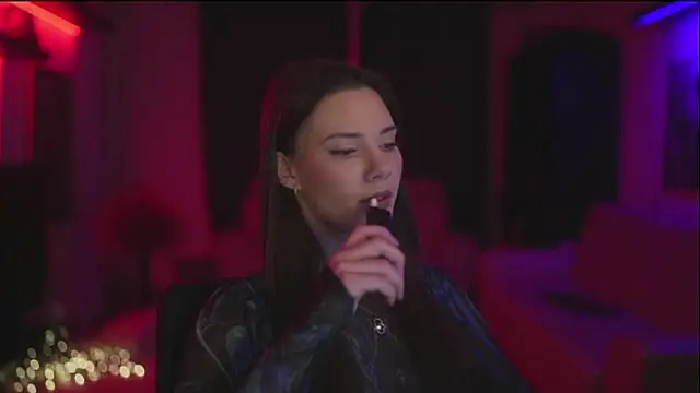 Snapshot of CandyStorm chatting on 02-06-26, 11:23 CandyStorm online show from 02-06-26, 11:23