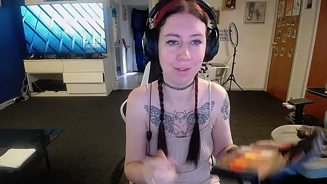 Snapshot of TattooedGirls chatting on 10-01-25, 08:30 TattooedGirls online show from 10-01-25, 08:30