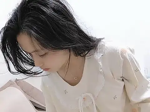 Snapshot of ST-Xiaoli520 chatting on 10-15-25, 12:13 ST-Xiaoli520 online show from 10-15-25, 12:13