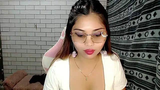 Snapshot of pinay_old_lover chatting on 11-09-25, 06:28 pinay old lover online show from 11-09-25, 06:28